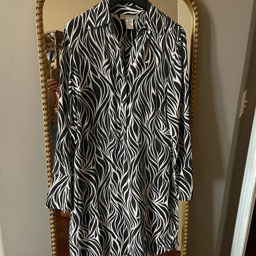 Nine West 100% silk Black and White Long Sleeve Dress